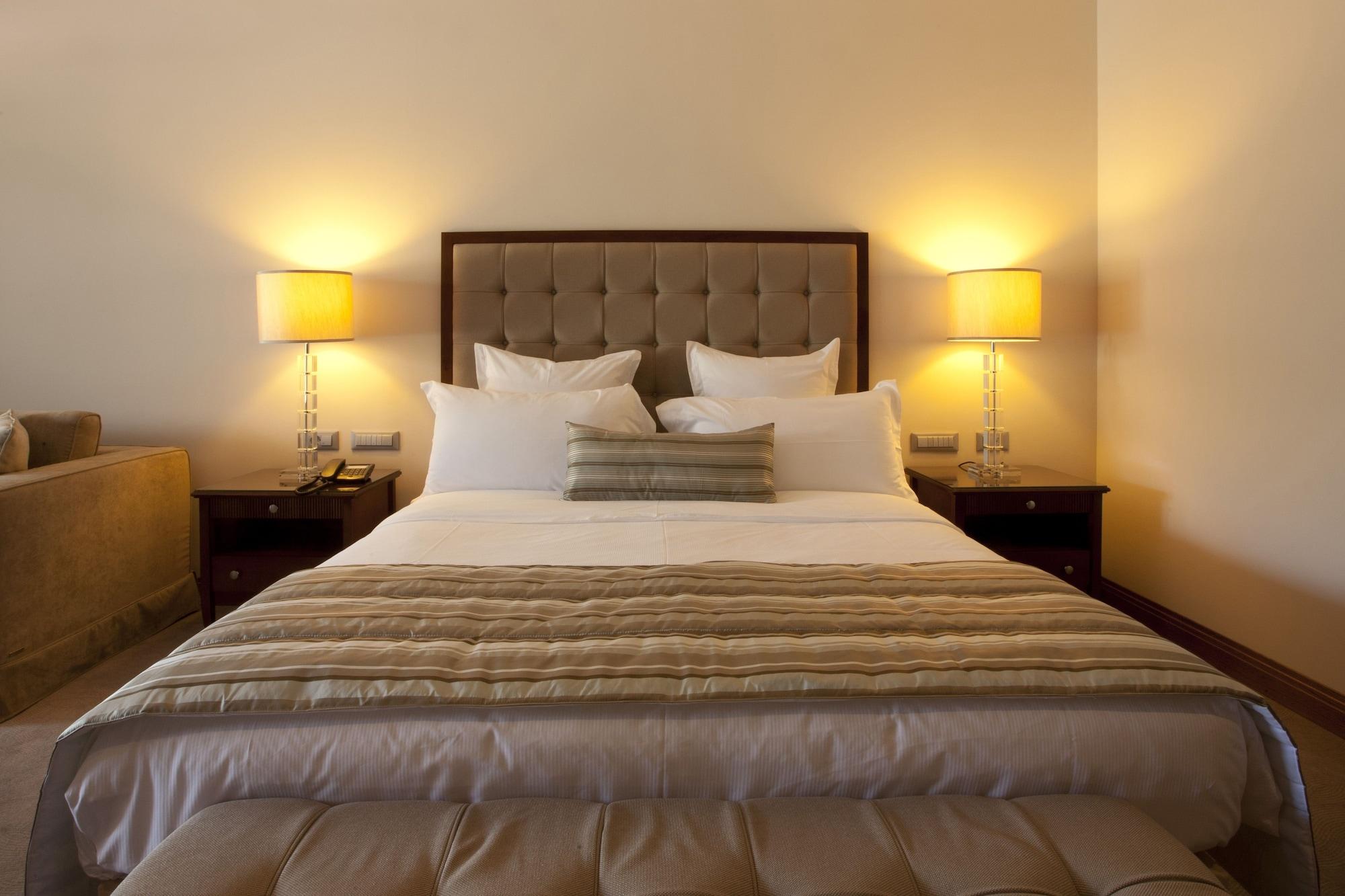 Hotel Du Lac Congress Center & Spa อิโออันนินา ภายนอก รูปภาพ A bedroom
