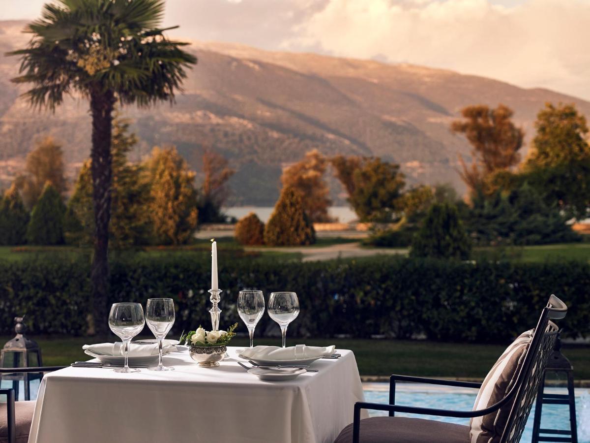 Hotel Du Lac Congress Center & Spa อิโออันนินา ภายนอก รูปภาพ The view from the hotel