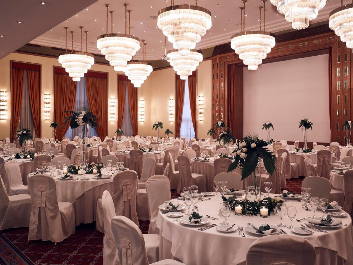 Hotel Du Lac Congress Center & Spa อิโออันนินา ภายนอก รูปภาพ The ballroom