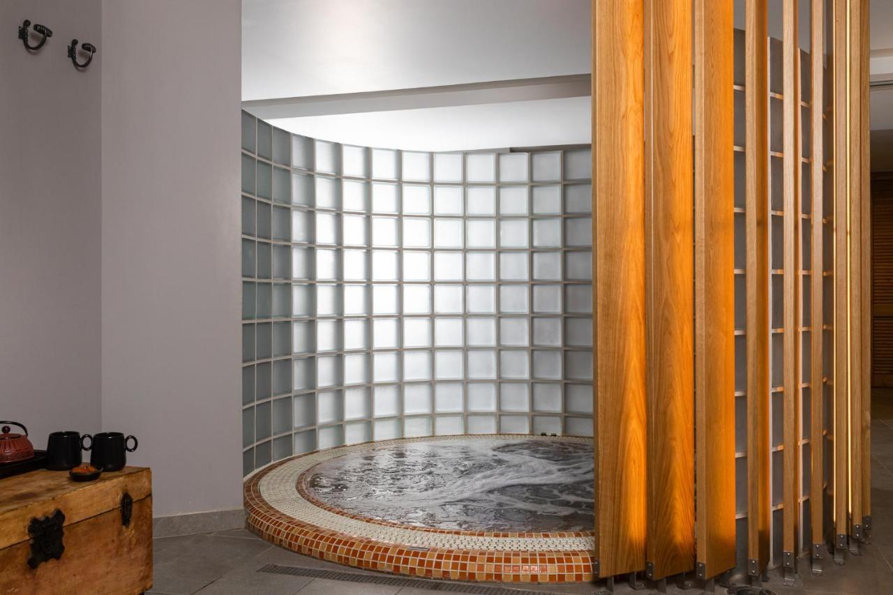Hotel Du Lac Congress Center & Spa อิโออันนินา ภายนอก รูปภาพ A modern spa