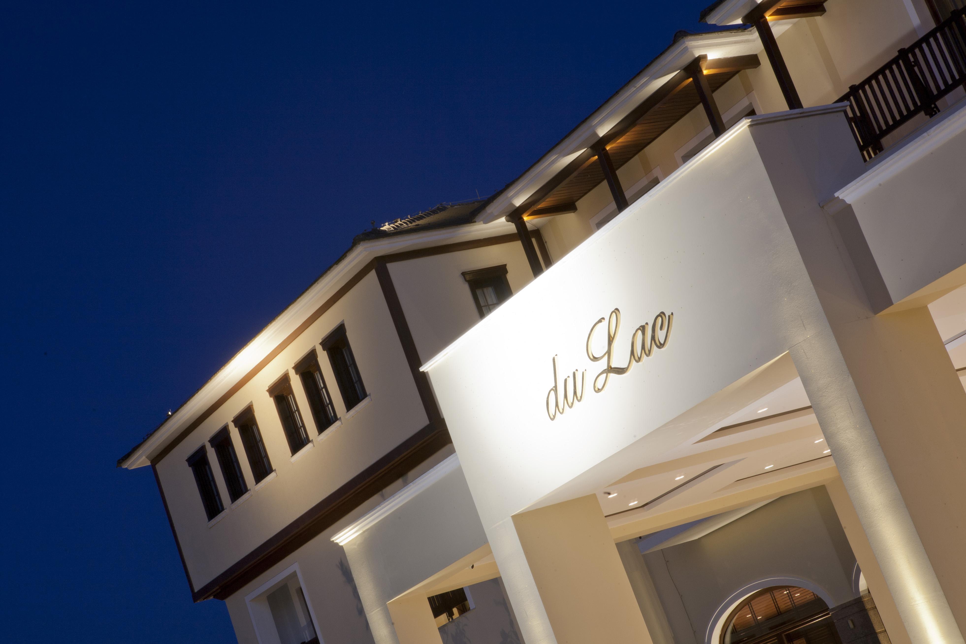 Hotel Du Lac Congress Center & Spa อิโออันนินา ภายนอก รูปภาพ The du Lac