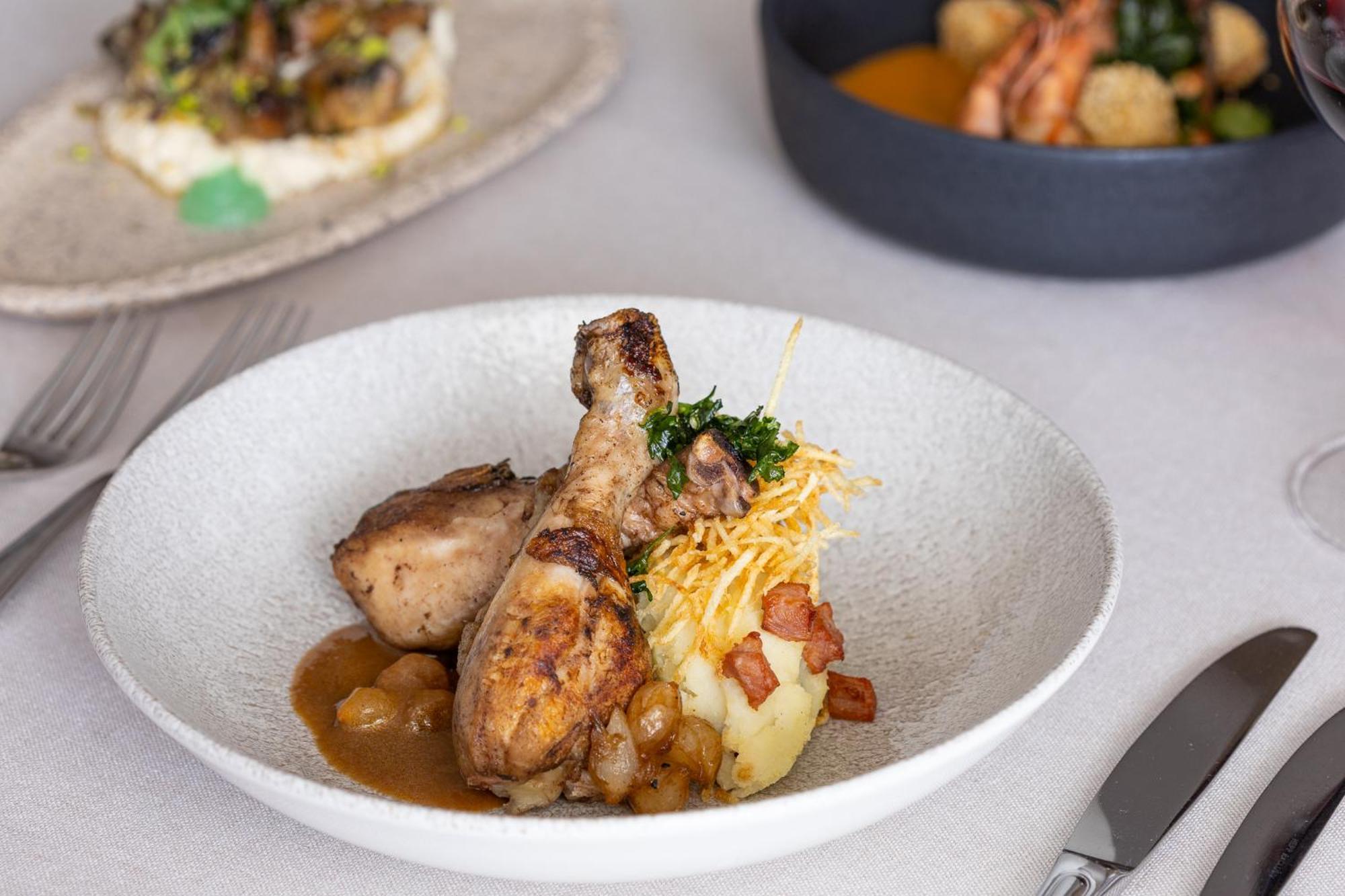Hotel Du Lac Congress Center & Spa อิโออันนินา ภายนอก รูปภาพ Chicken with mashed potatoes